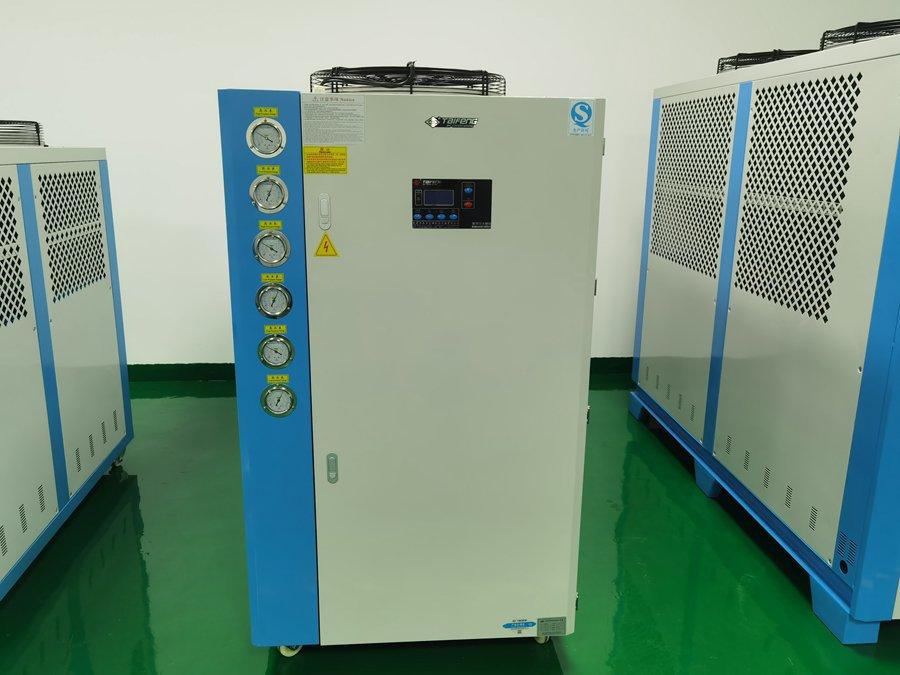 冷水機控制系統的核心技術是什么？